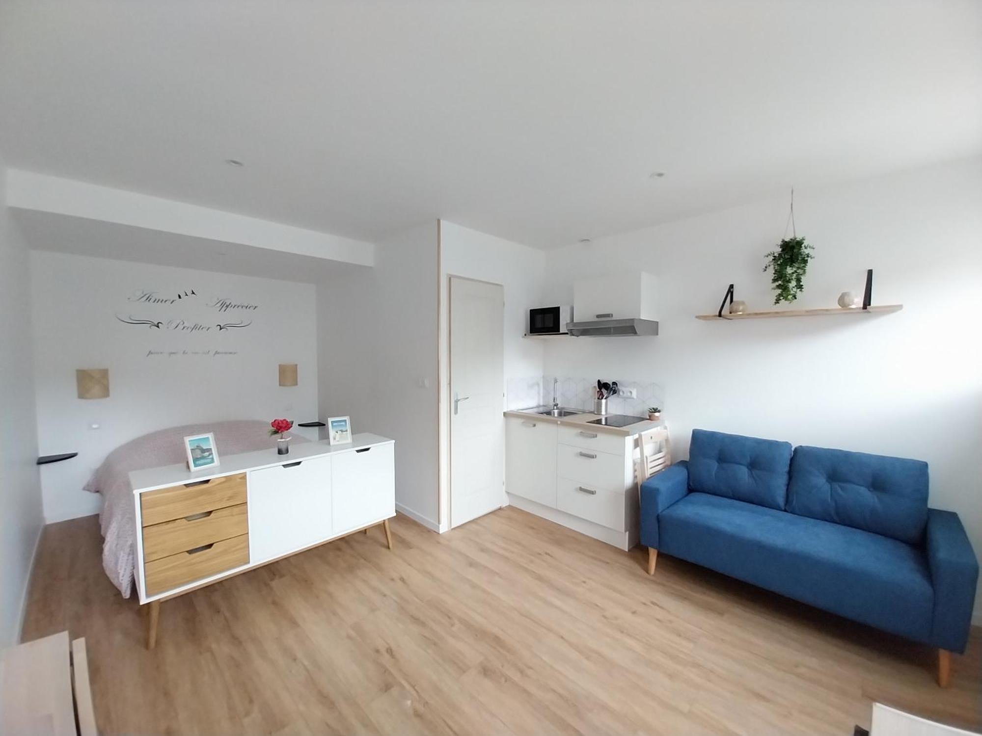 8 Proche Centre Ville, Commerces, *